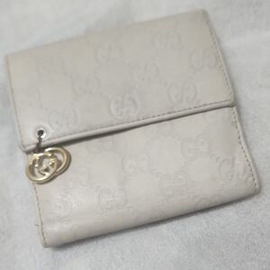 Gucci Off-White Leather Wallet with Gold Accent VINTAGE